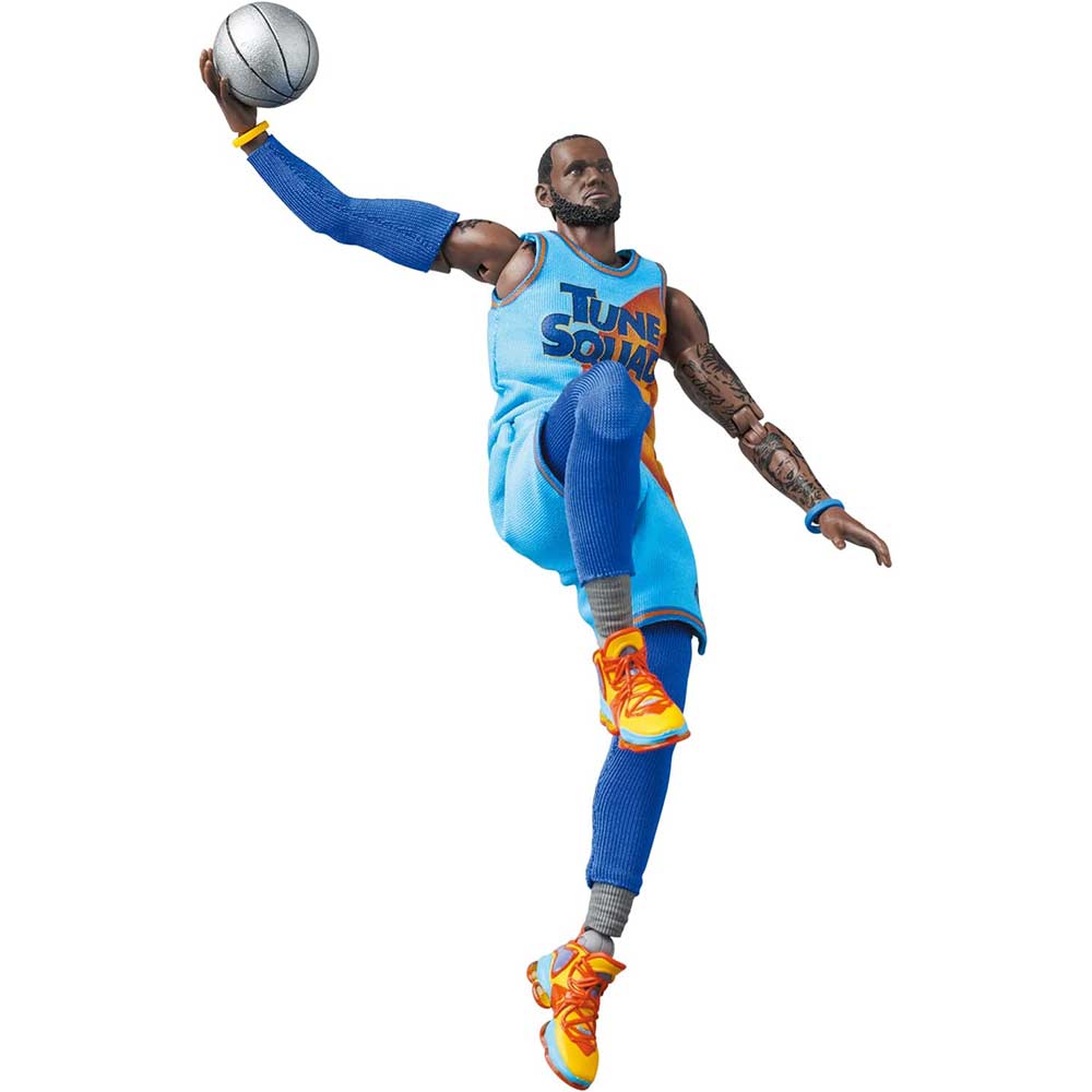 (PO) MAFEX Space Jam: A New Legacy - Lebron James
