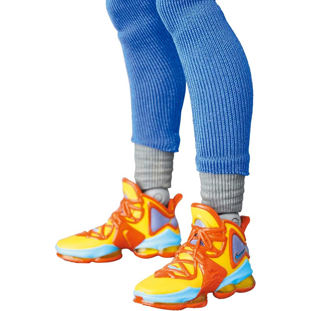 (PO) MAFEX Space Jam: A New Legacy - Lebron James
