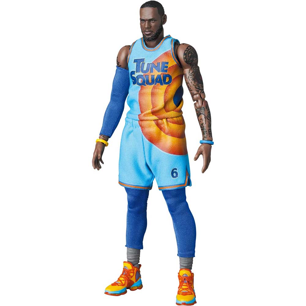 (PO) MAFEX Space Jam: A New Legacy - Lebron James
