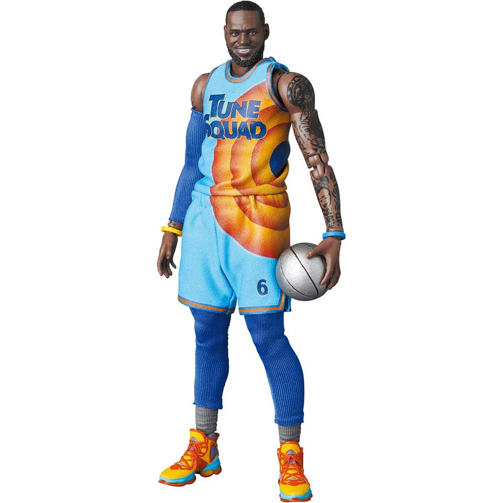 (PO) MAFEX Space Jam: A New Legacy - Lebron James