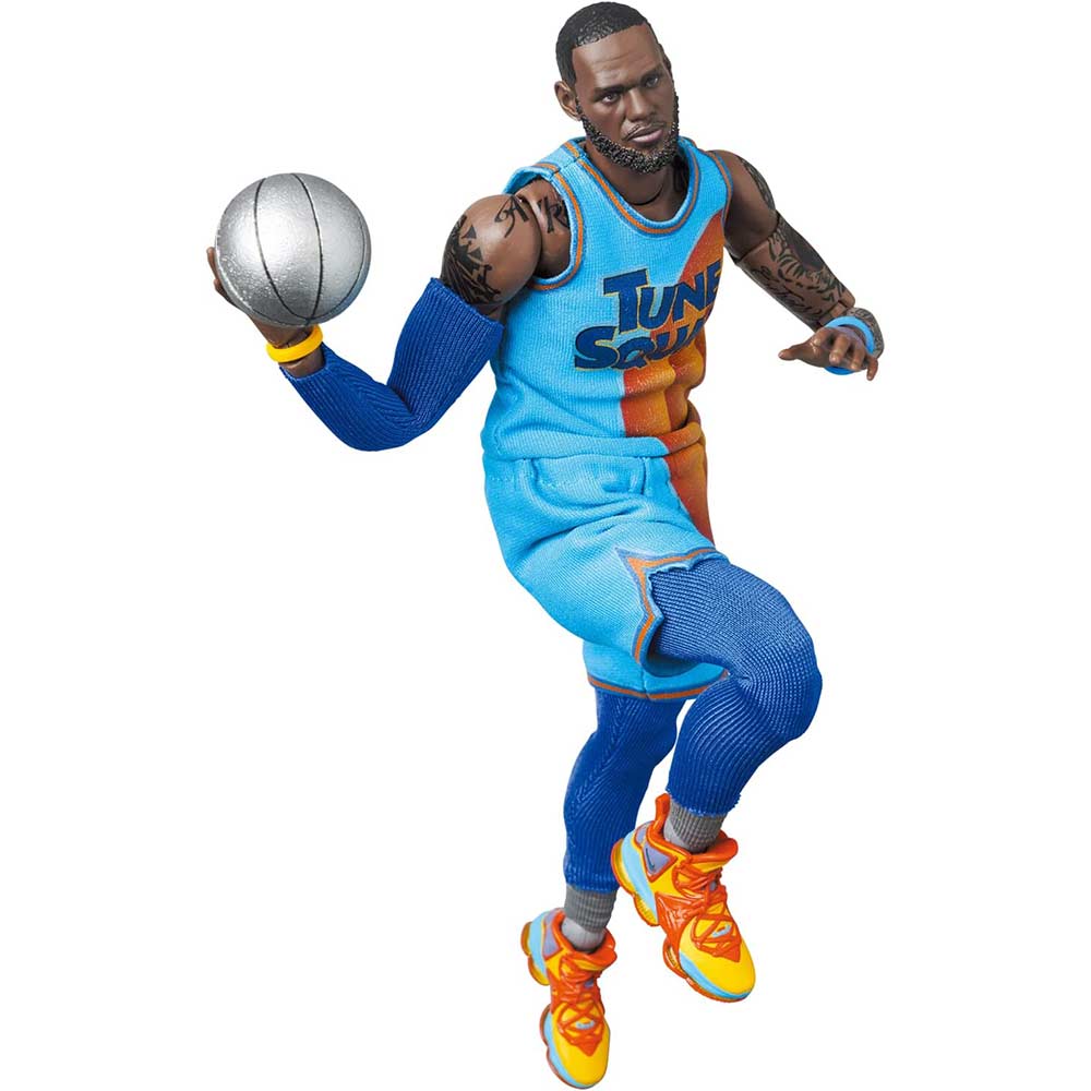 (PO) MAFEX Space Jam: A New Legacy - Lebron James