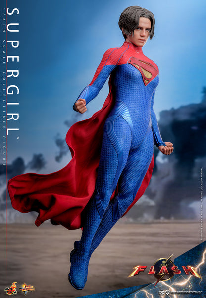 (PO) Movie Masterpiece Series MMS715 - The Flash - Supergirl