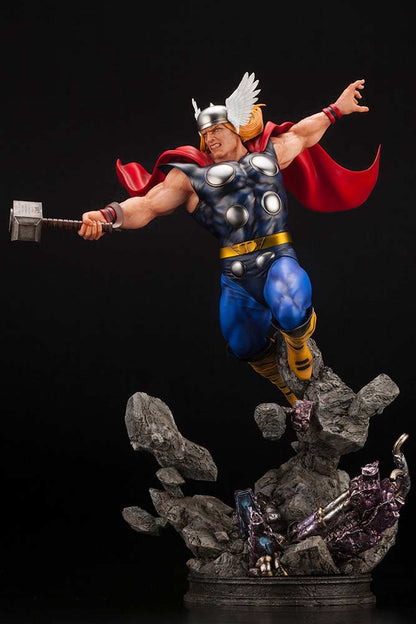 (PO) Marvel Avengers Thor Fine Art Statue