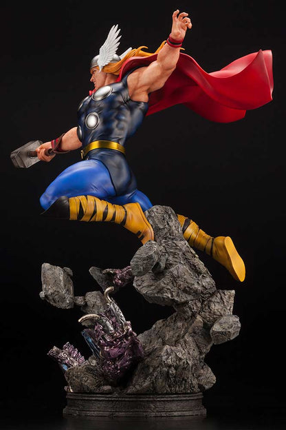 (PO) Marvel Avengers Thor Fine Art Statue