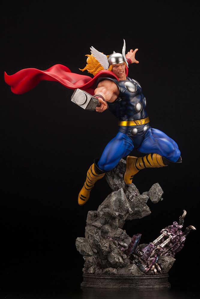 (PO) Marvel Avengers Thor Fine Art Statue