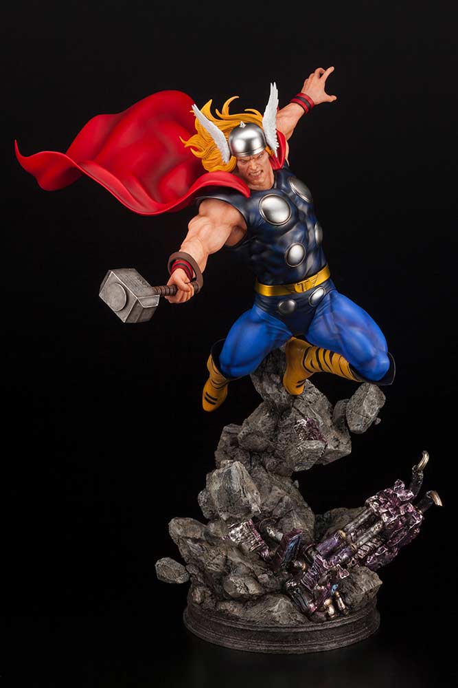 (PO) Marvel Avengers Thor Fine Art Statue