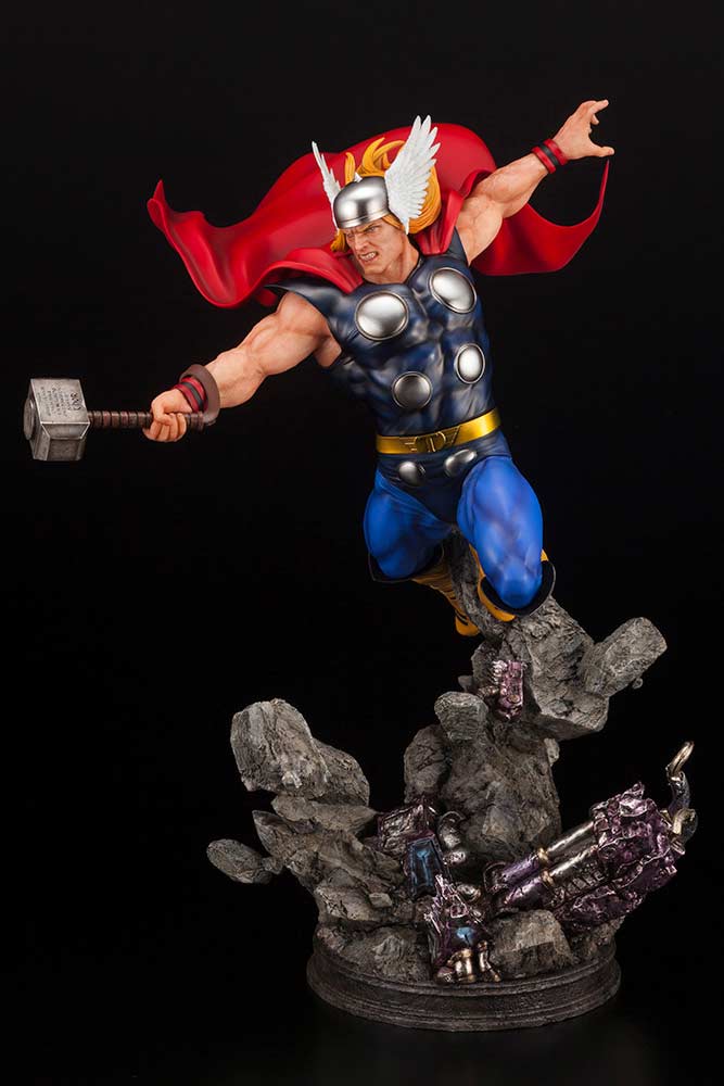 (PO) Marvel Avengers Thor Fine Art Statue